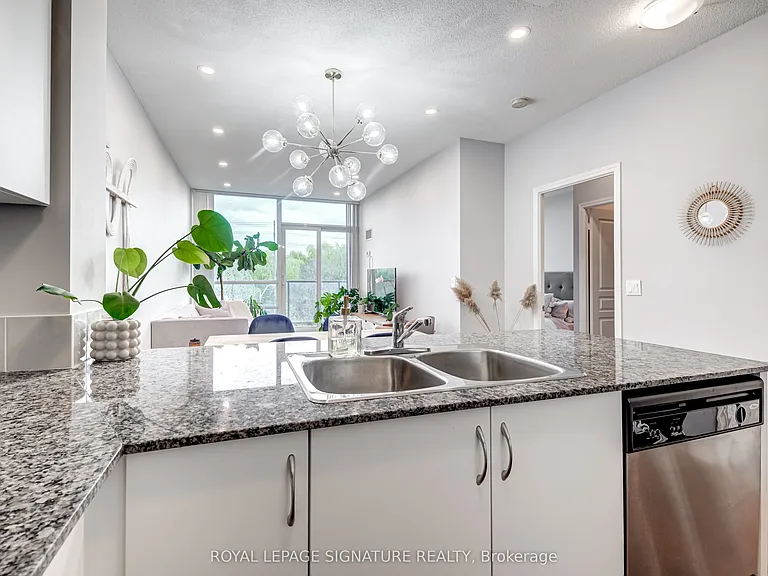 2230 Lake Shore Blvd W #204 — Photo 16