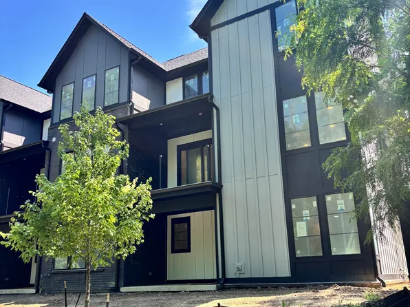 160 Midland Trace Loop, Westfield, IN 46074