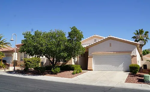 318 Palm Trace Ave Photo 1