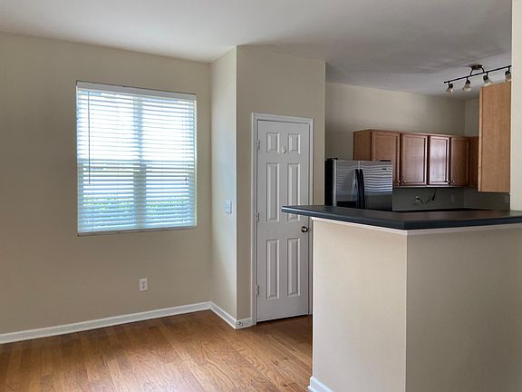 Sideview of the kitchen