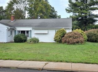 28 Elizabeth Dr, Manchester, CT 06042