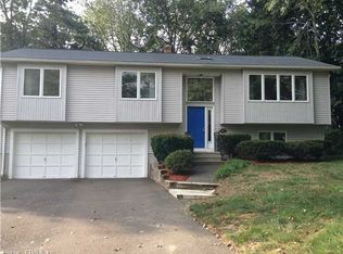 17 Pier Ct, Milford, CT 06460
