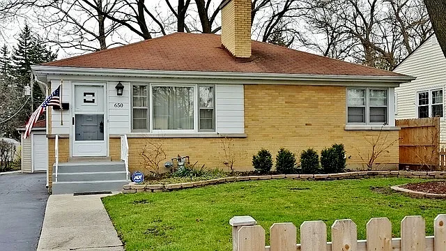 650 S Ardmore Ave photo 1