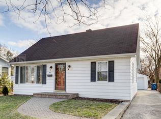 891 S York St, Elmhurst, IL 60126