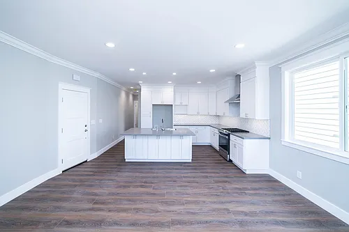 1610 E Ocean Blvd Photo 1
