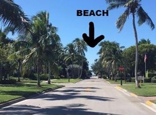 248 6th Ave S, Naples, FL 34102