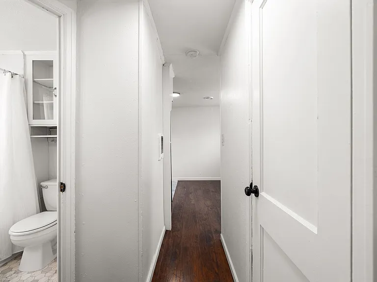 807 S Main Ave #6 — Photo 16