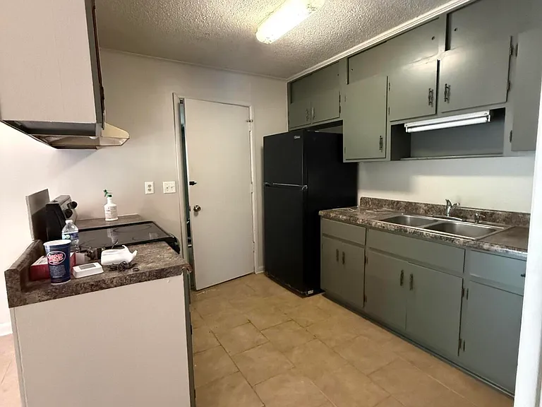 1616 Courtney Dr — Photo 10