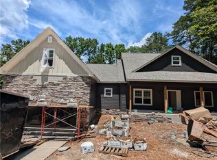 8 Captain Ln, Salem, SC 29676