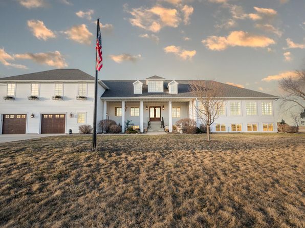 10951 County Road 8 Rd SW, Stewartville, MN 55976