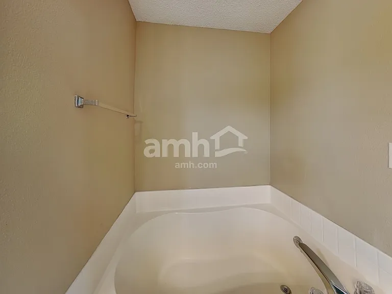 635 Cloverfield Ln — Photo 14