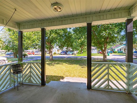 3rd image of 1427 Hankamer St