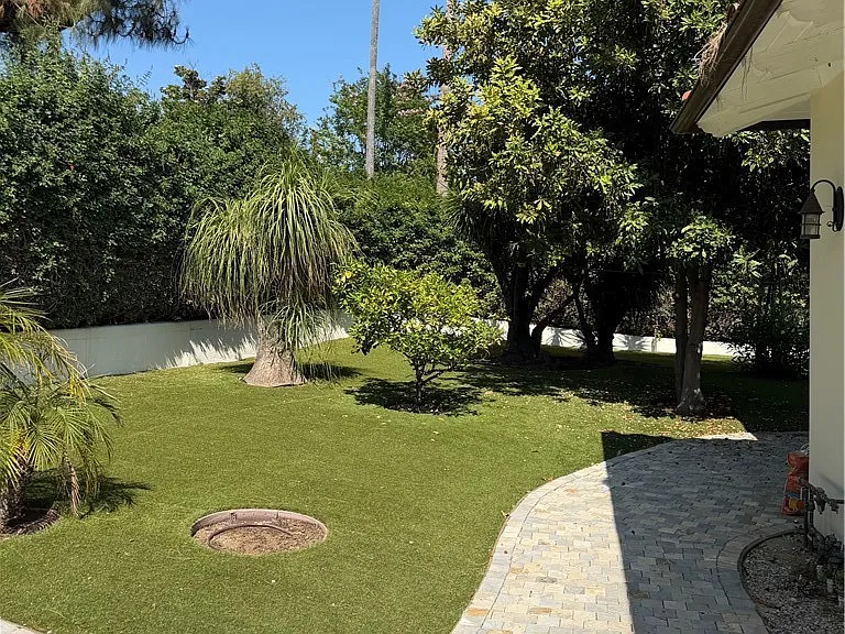305 W Kenneth Rd — Photo 5