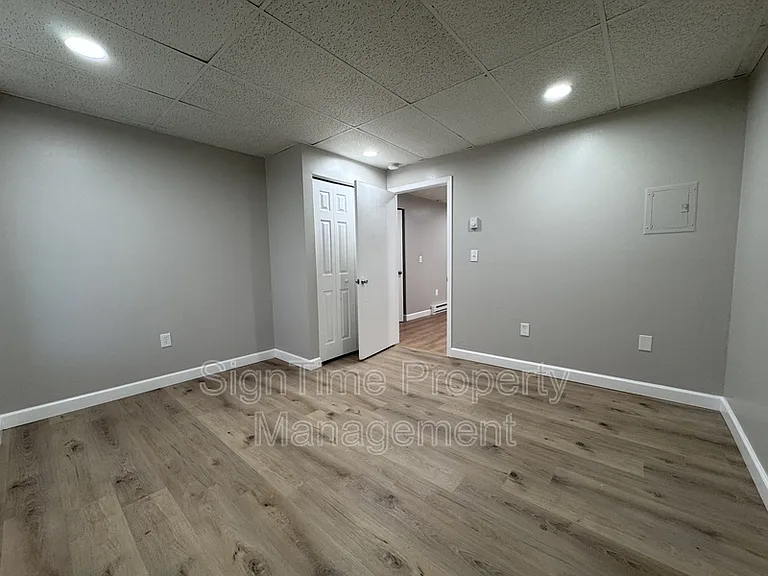 229 N Jonathan St #201 — Photo 5