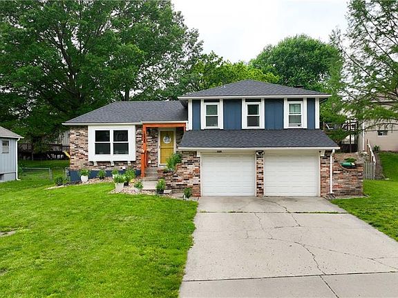 5th image of 1505 NW Kingston Dr