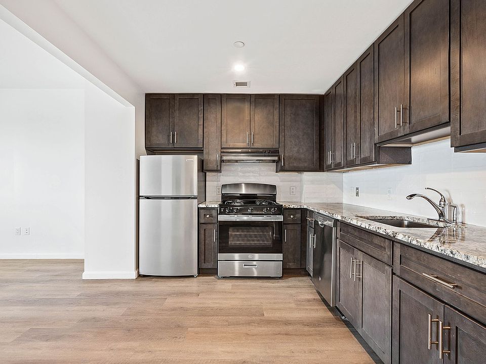 1st image of 230 W 126th St APT 17C