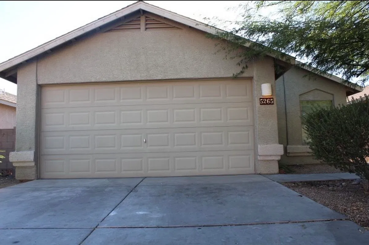 3 bed, 1270 sqft, $1,795 — Photo 1