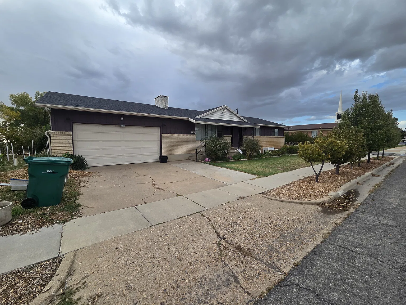 5173 S 2400 W — Photo 1