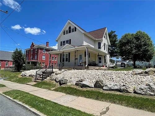 1219-1221 3rd St #1A Photo 1
