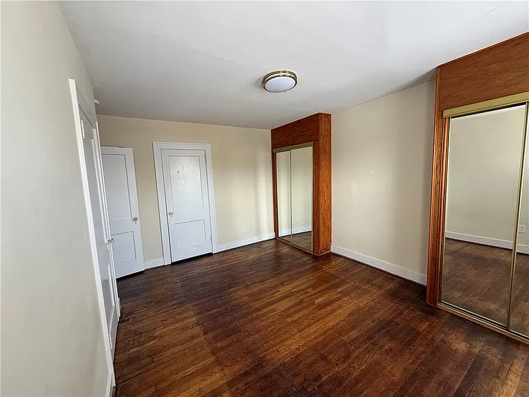 2332 Sherbrook St — Photo 7
