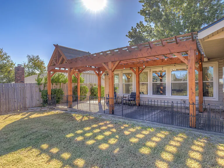 2909 W 61st Pl S — Photo 96