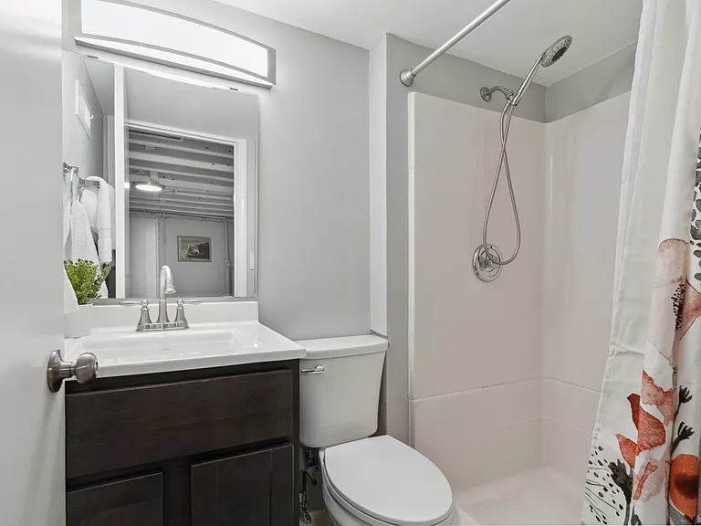 2415 Telegraph Rd — Photo 33