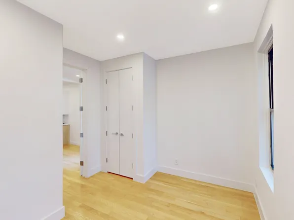 238 East 58th Street image 3 of 6