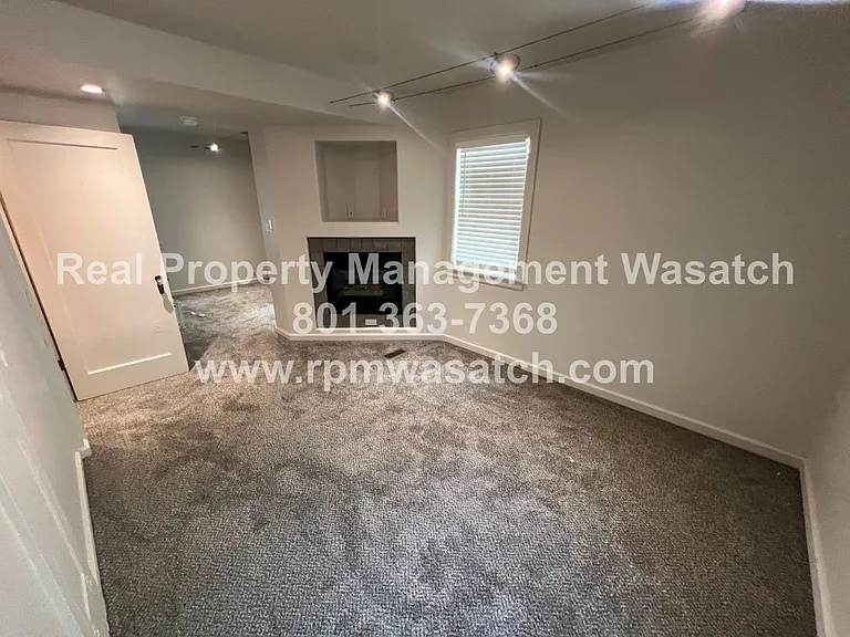 1105 S 700 E — Photo 21