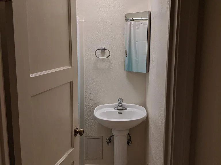 306 Cliff St #6 — Photo 6