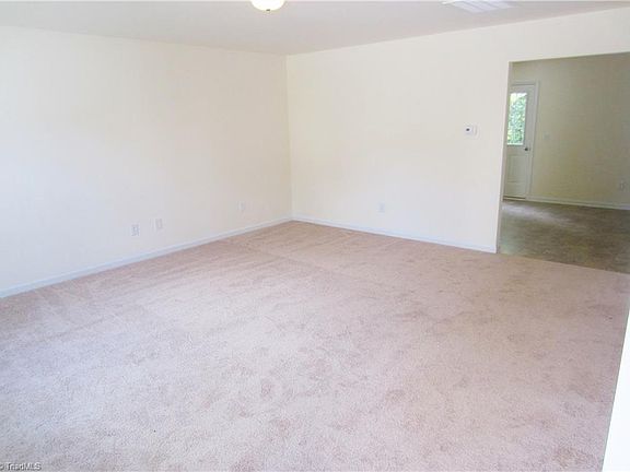 3rd image of 2609 Nana Ln