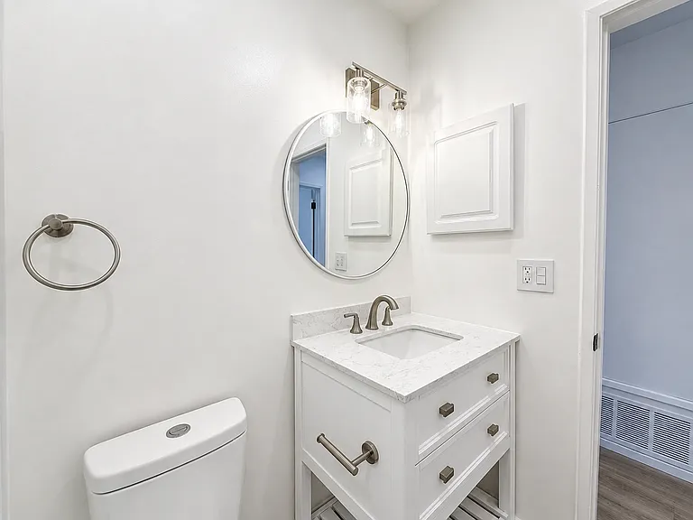 1326 Wellesley Ave — Photo 18