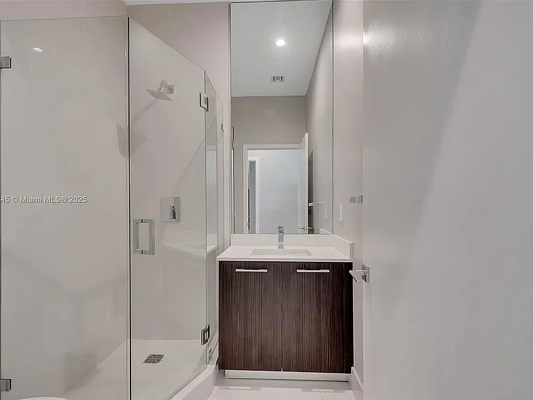 45 SW 9th St #4509 — Photo 20