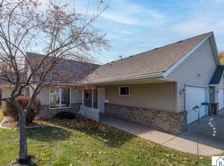 133 Shamrock Dr, Mankato, MN 56001