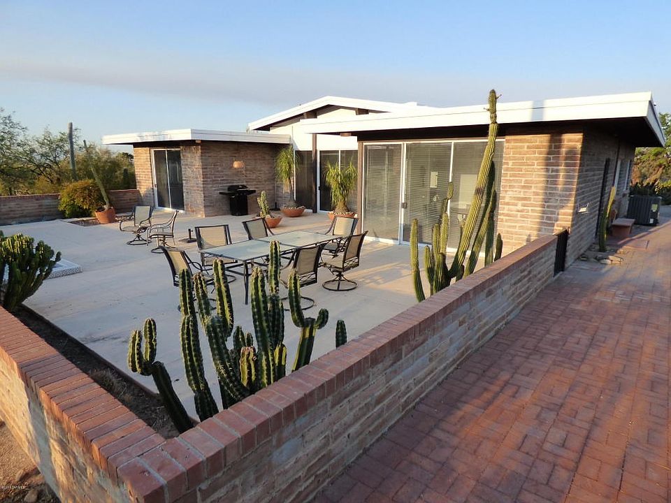 1st image of 6730 N Casas Adobes Dr