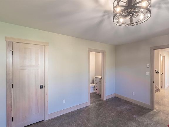 3rd image of 341 Blackstock Drive