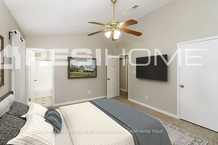 3947 Wood Path Dr — Photo 8