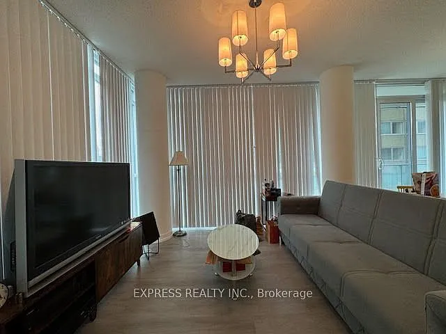 770 Bay St #2 — Photo 16