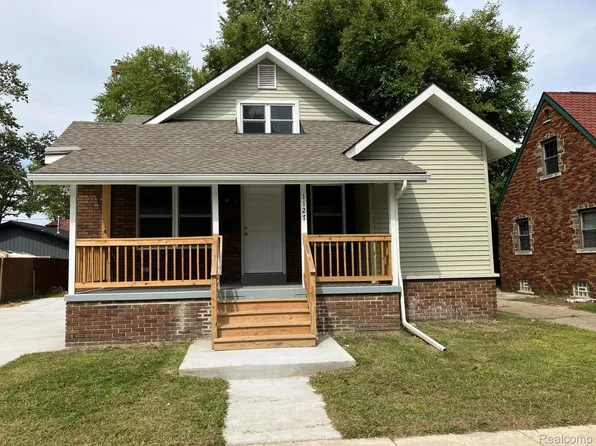 1127 Minnie St, Port Huron, MI 48060