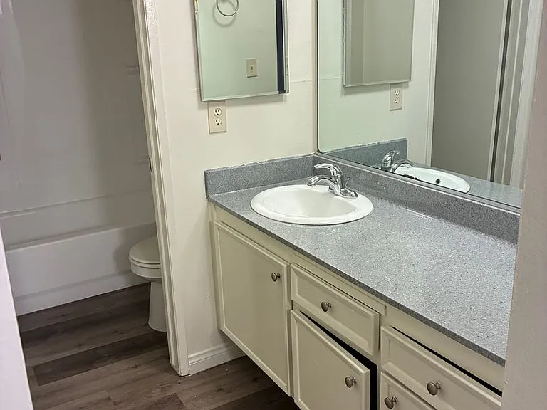 125 - Cedar Regency — Photo 7