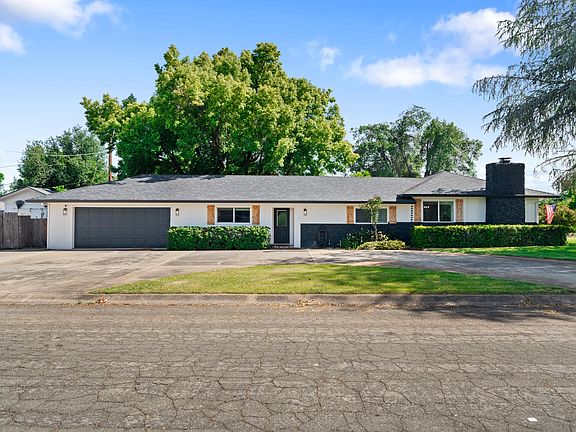 2nd image of 3689 Suzanne Way