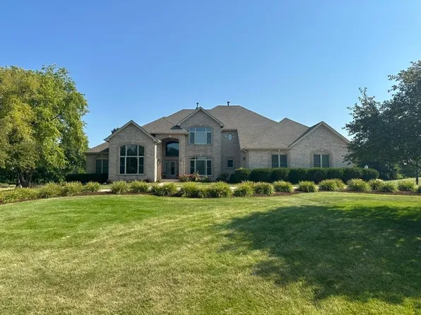 37W530 Grey Barn Rd, St Charles, IL 60175