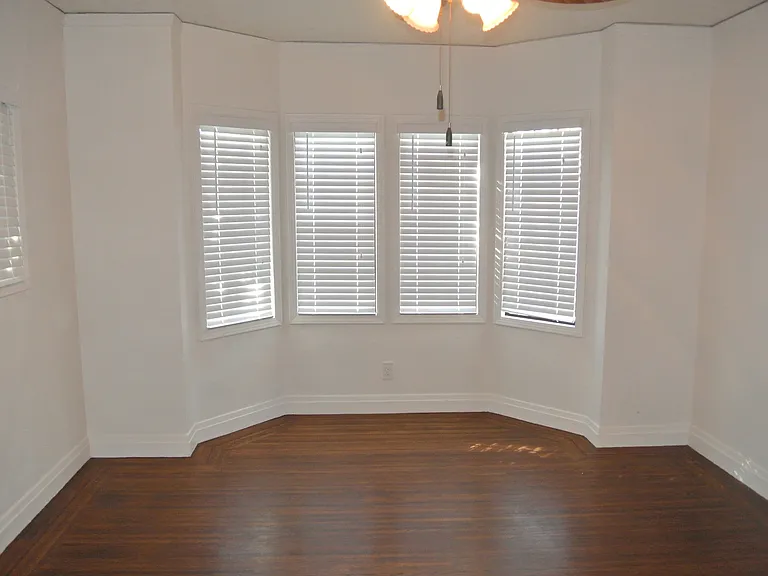 1341 Maple St — Photo 10