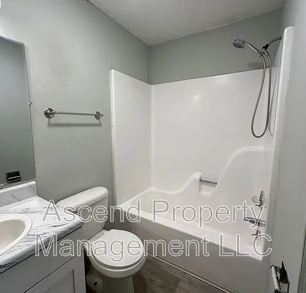 1801 Bailey Ave #B — Photo 6