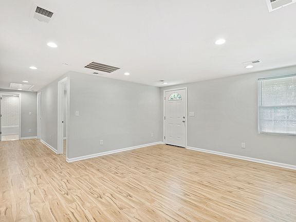 3rd image of 6882 Ward Ave