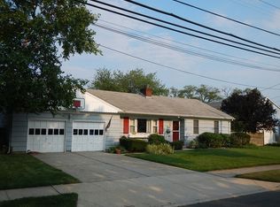 66 Sunset Rd, Massapequa, NY 11758