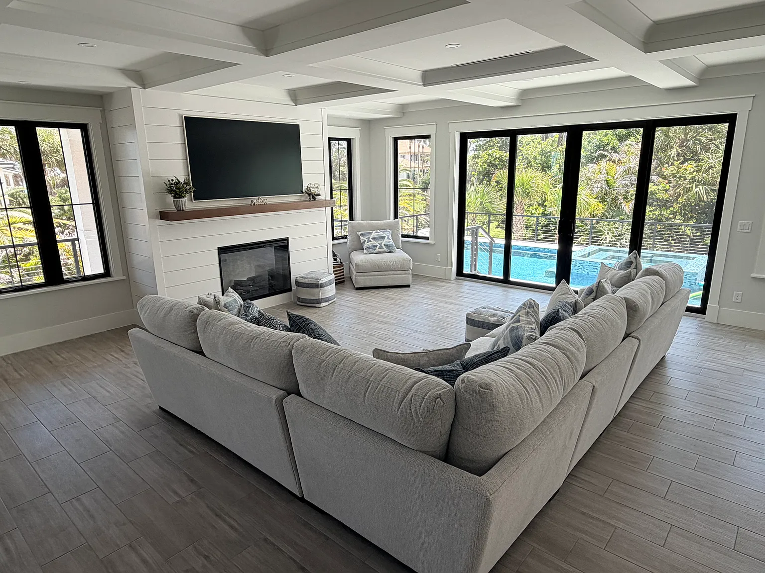 5 bed, 6195 sqft, $36,400 — Photo 4