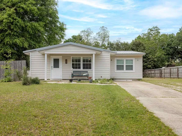 4690 Kingston Dr, Pensacola, FL 32526