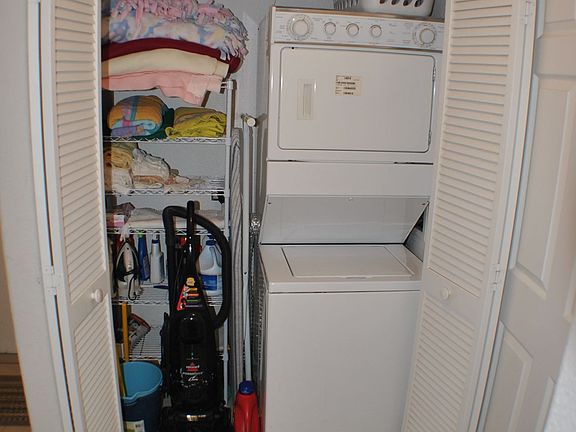 3rd image of 621 Ocean Park Ln
