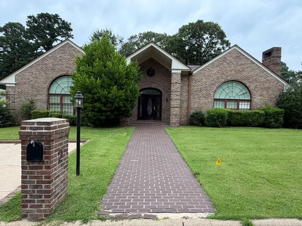 2 Ridgewood Cir, Magnolia, AR 71753