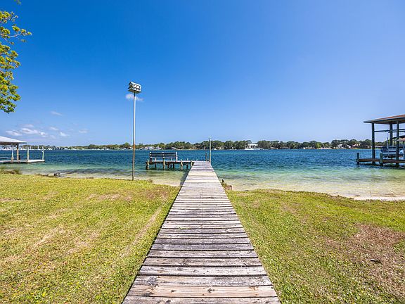 3rd image of 239 Beachview Dr